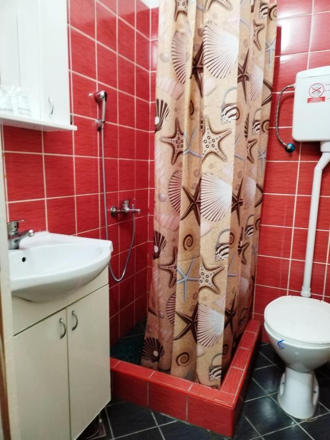 Fun Rooms Sobe Prenociste Borca Exterior foto