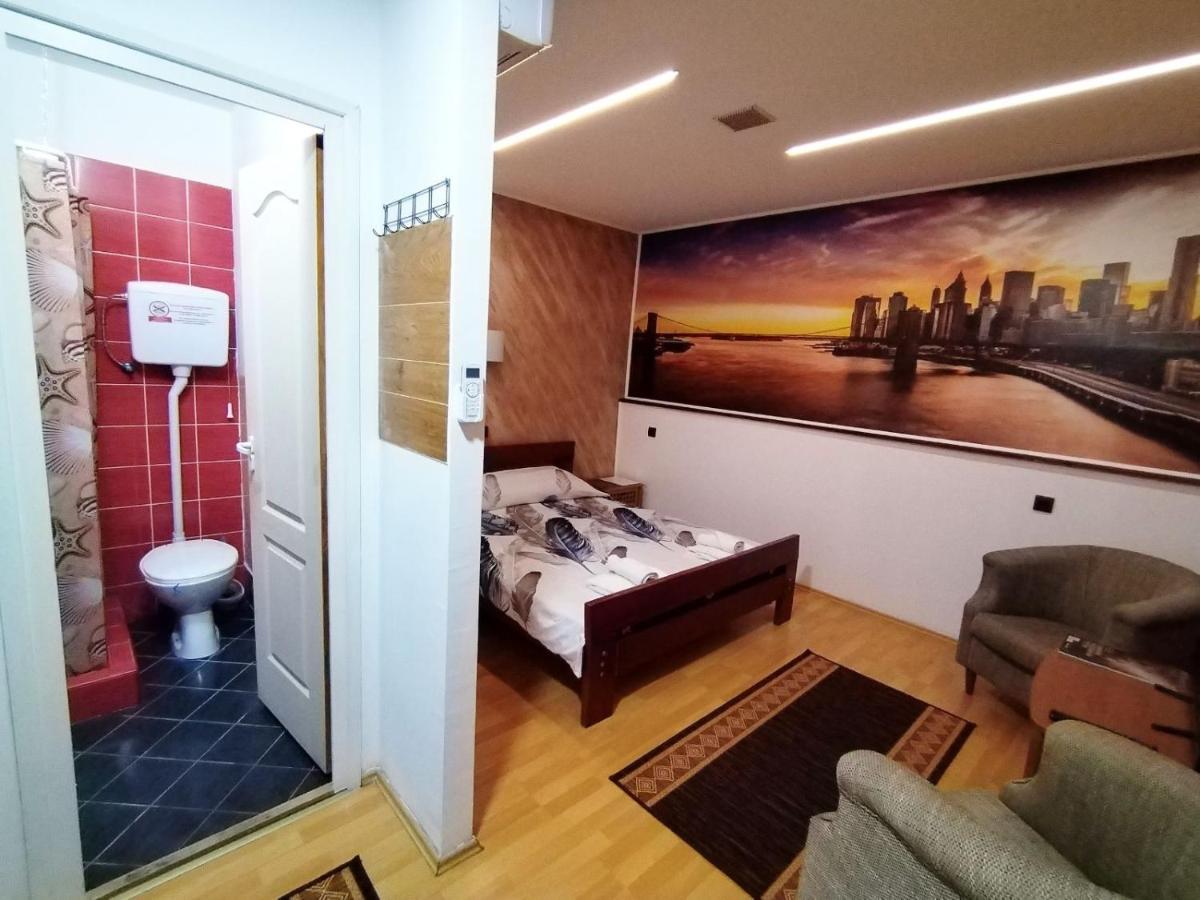 Fun Rooms Sobe Prenociste Borca Exterior foto