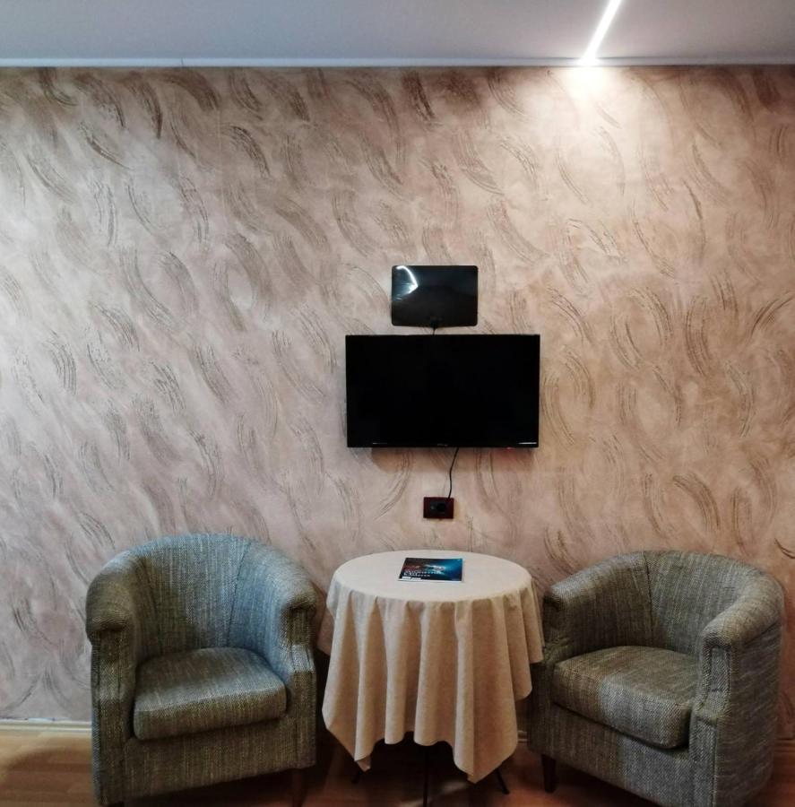 Fun Rooms Sobe Prenociste Borca Exterior foto